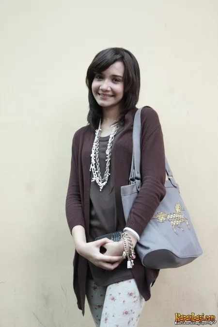 Foto Zaskia Sungkar