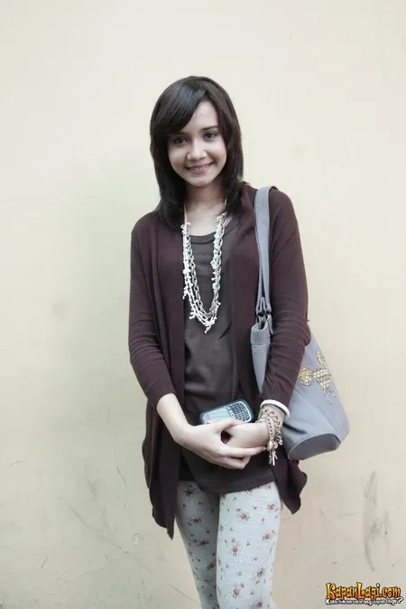 Foto Zaskia Sungkar