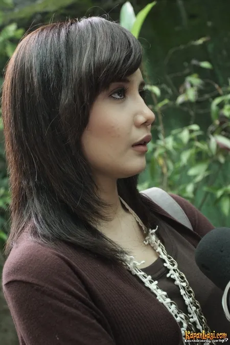 Foto Zaskia Sungkar