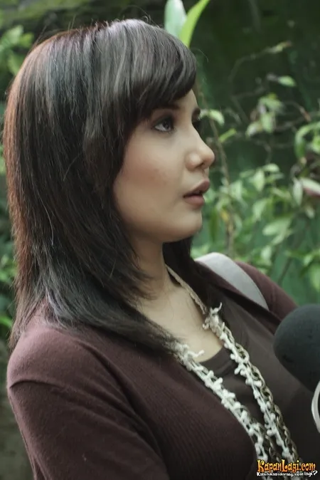 Foto Zaskia Sungkar