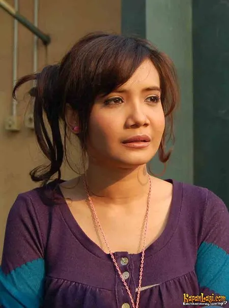 Foto Zaskia Sungkar