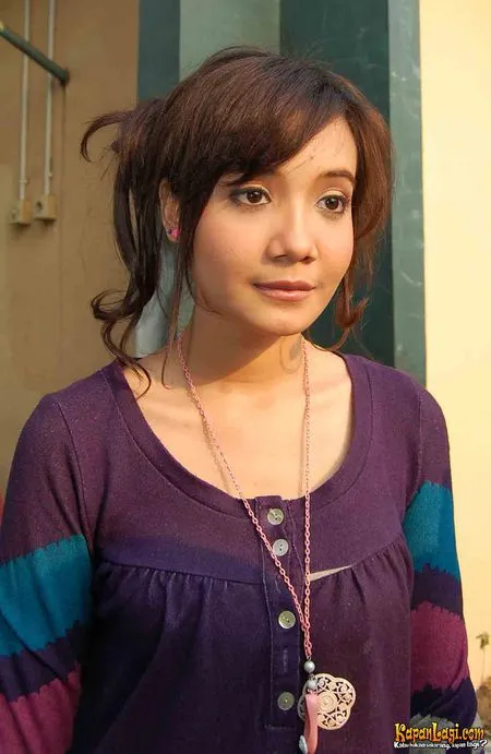Foto Zaskia Sungkar