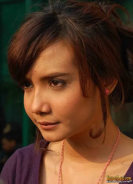 Foto Zaskia Sungkar