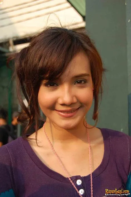 Foto Zaskia Sungkar