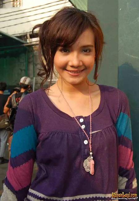 Foto Zaskia Sungkar