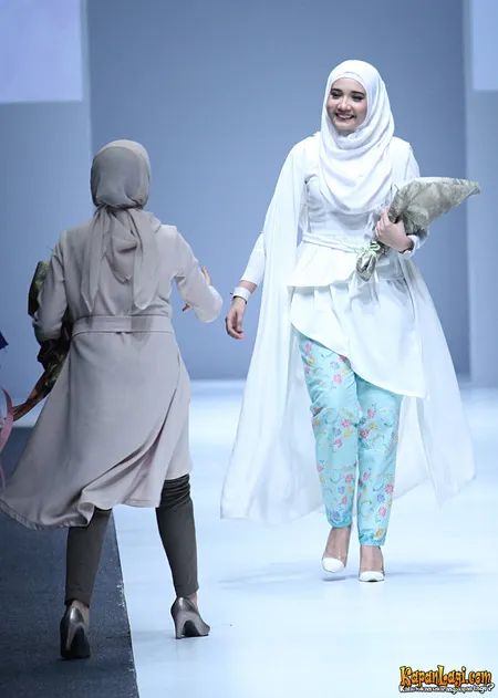 Foto Zaskia Sungkar