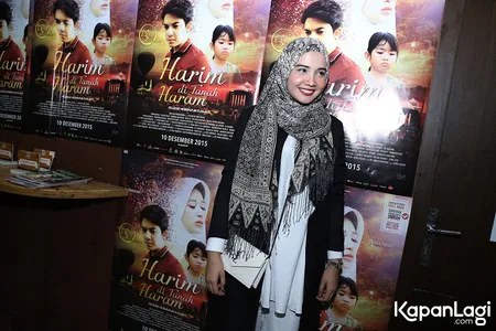 Foto Zaskia Sungkar