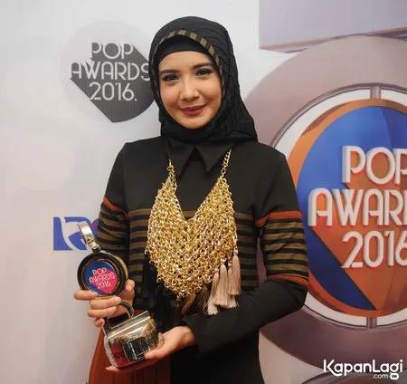 Foto Zaskia Sungkar