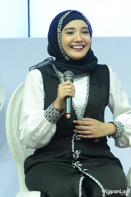 Foto Zaskia Sungkar