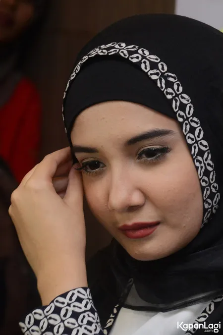Foto Zaskia Sungkar