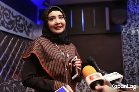 Foto Zaskia Sungkar