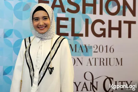 Foto Zaskia Sungkar