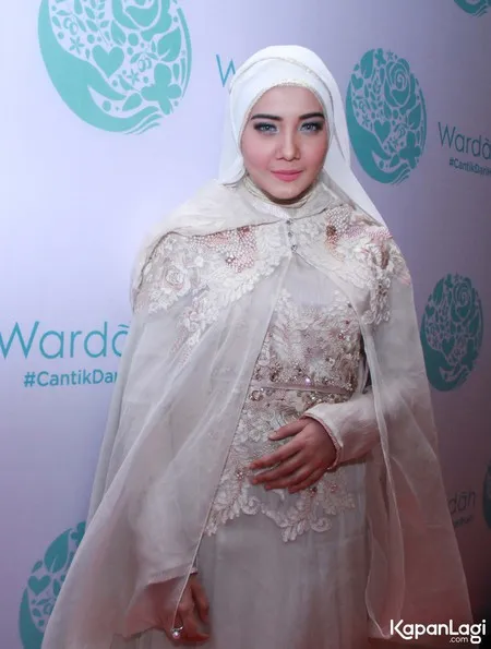 Foto Zaskia Sungkar