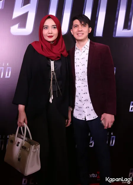 Foto Zaskia Sungkar