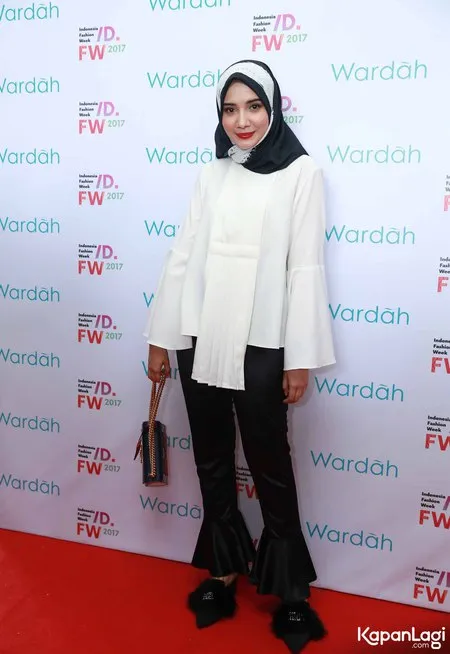 Foto Zaskia Sungkar