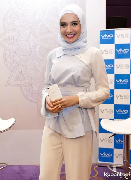 Foto Zaskia Sungkar