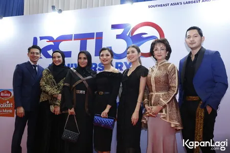 Foto Zaskia Sungkar
