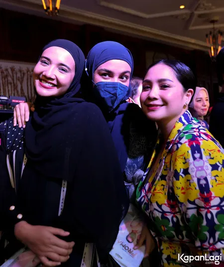 Foto Zaskia Sungkar