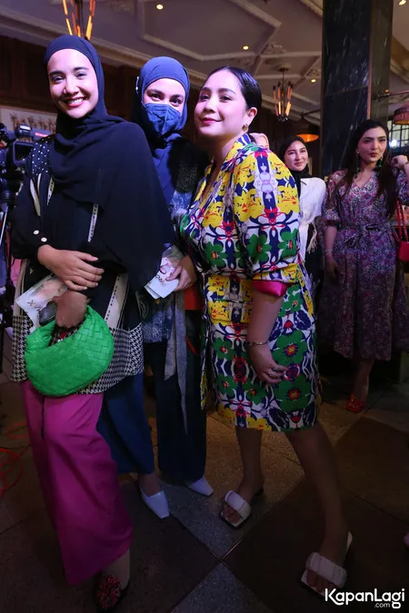 Foto Zaskia Sungkar
