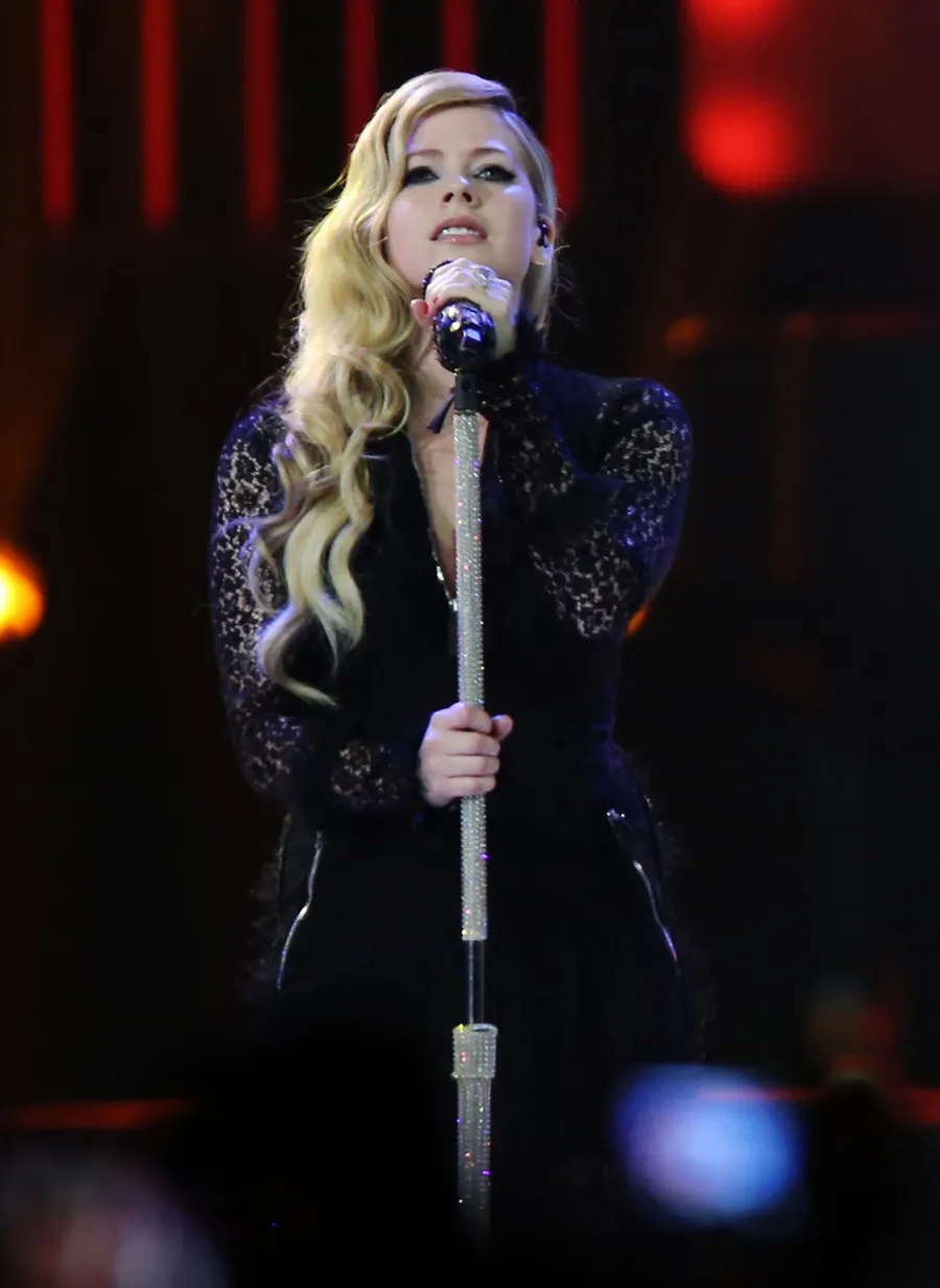 Terakhir kali Avril Lavigne merilis album self-titled di tahun 2013 © Fameflynet