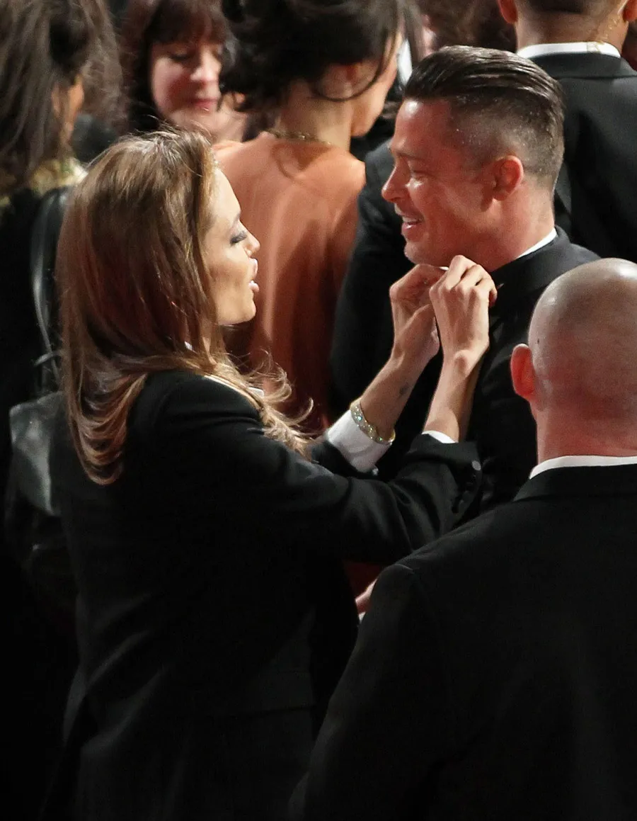 Angelina dan Brad @ fameflynet.com