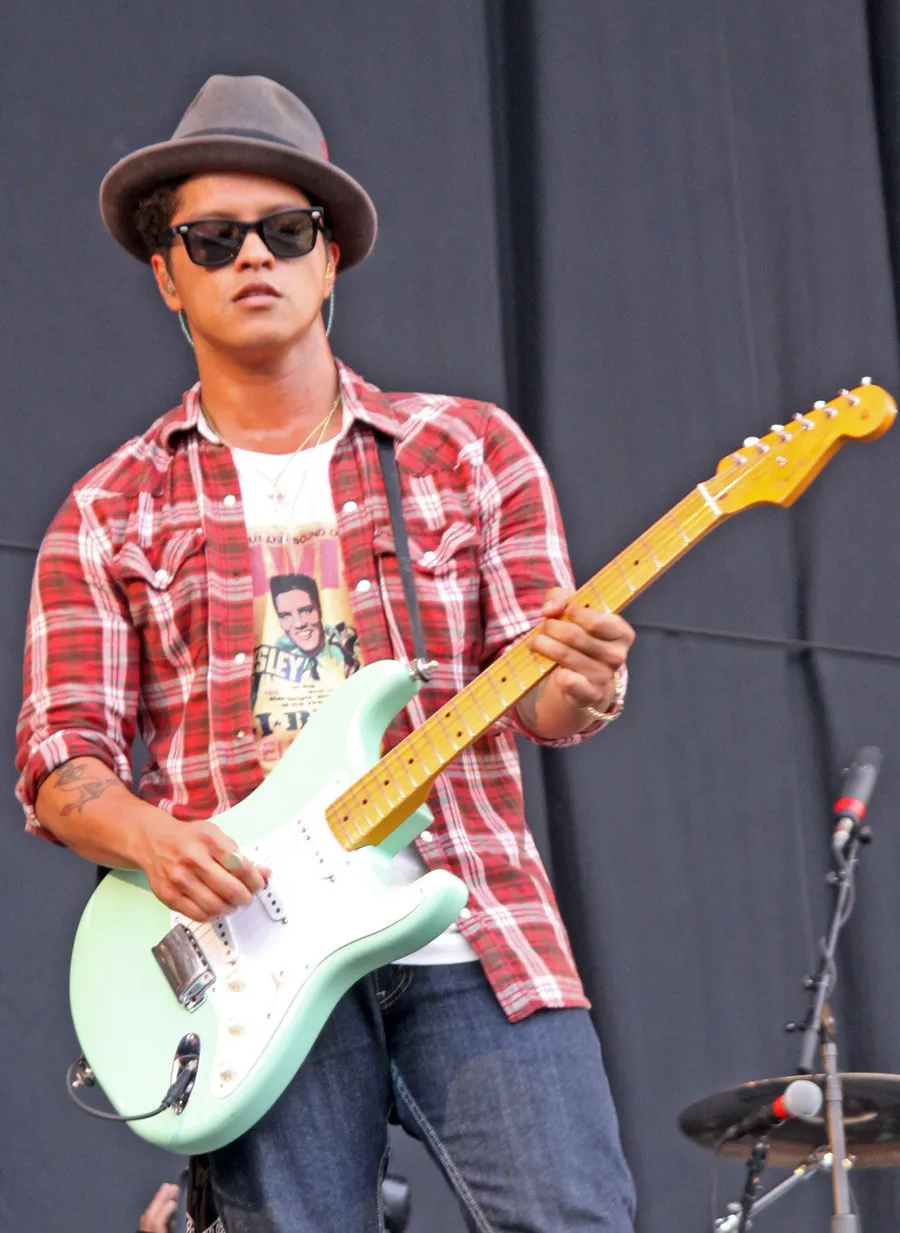 Bruno Mars @ fameflynet.com