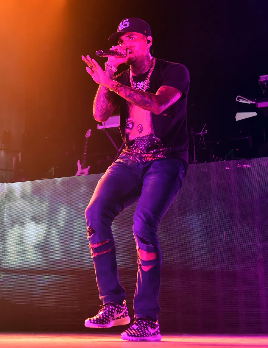Chris Brown jadi tersangka kasus pemukulan © Fameflynet