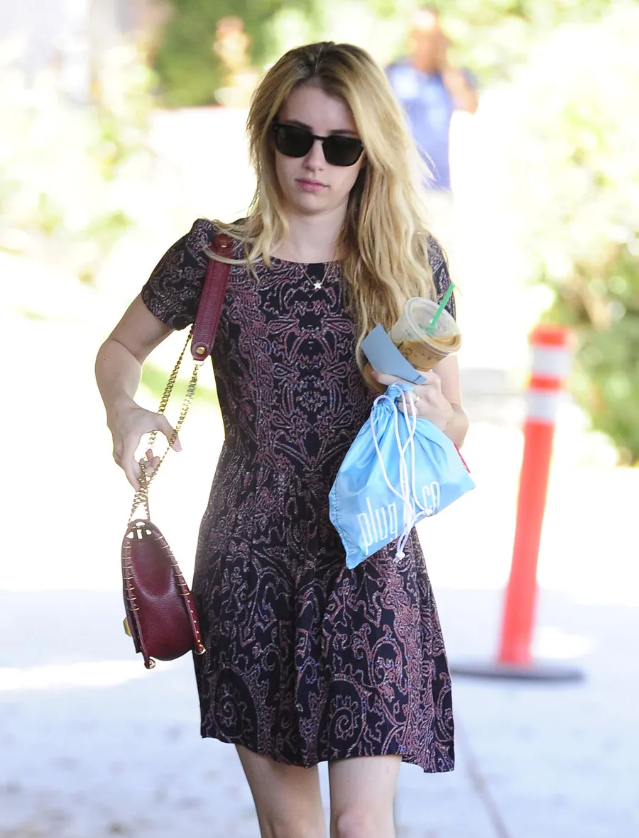 Emma Roberts @ fameflynet.com