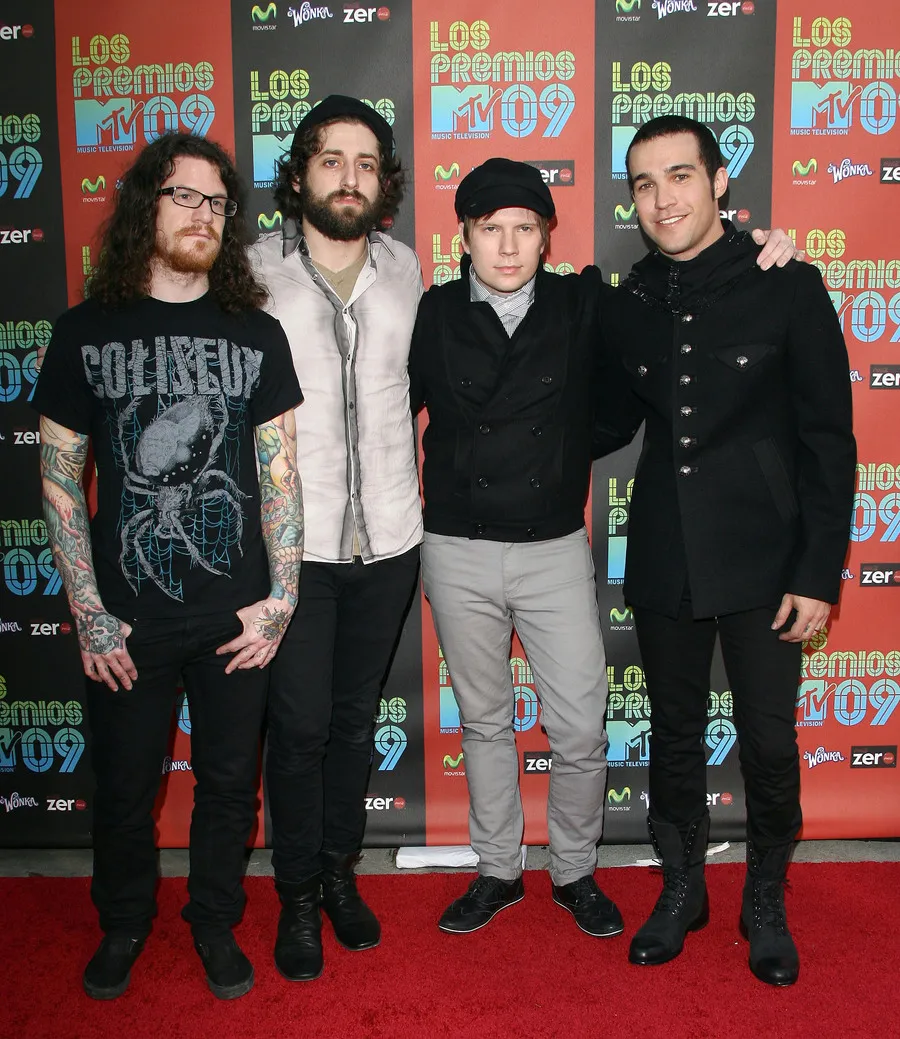 Fall Out Boy Akan Berkolaborasi Dengan 5 Second of Summer? @Fameflynet