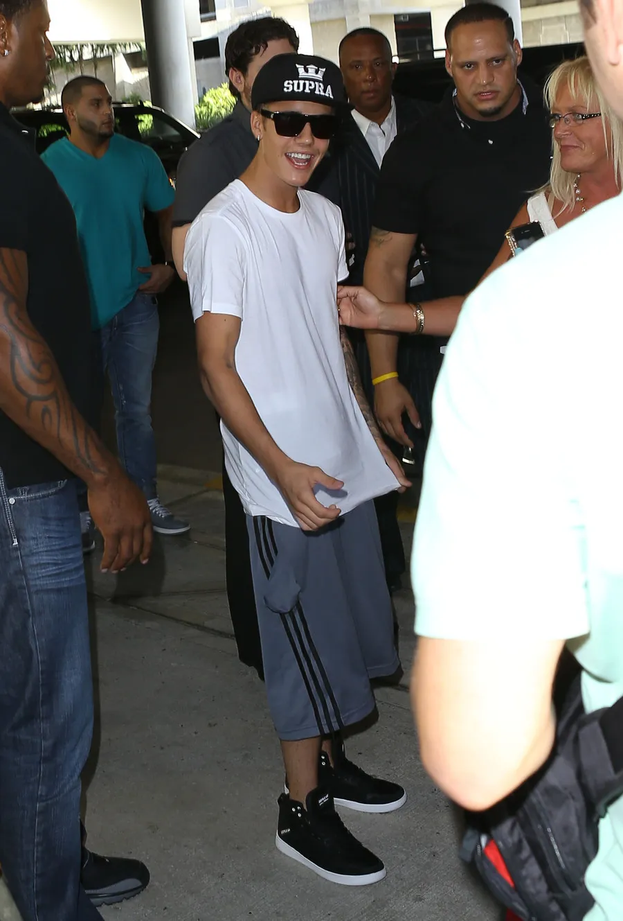 Justin Bieber dibela Miley  ©fameflynet