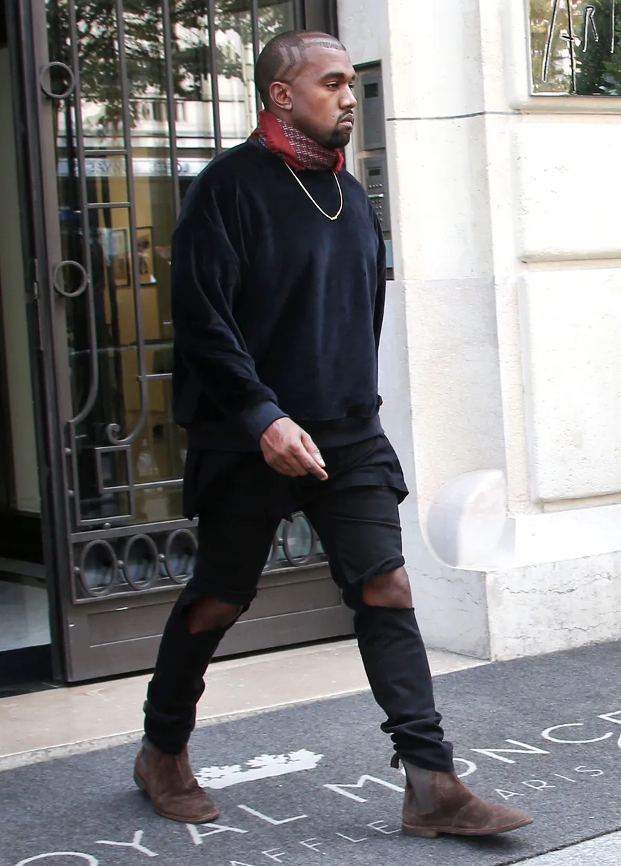 Kanye West Berkolaborasi Dengan Kylie Jenner @Fameflynet