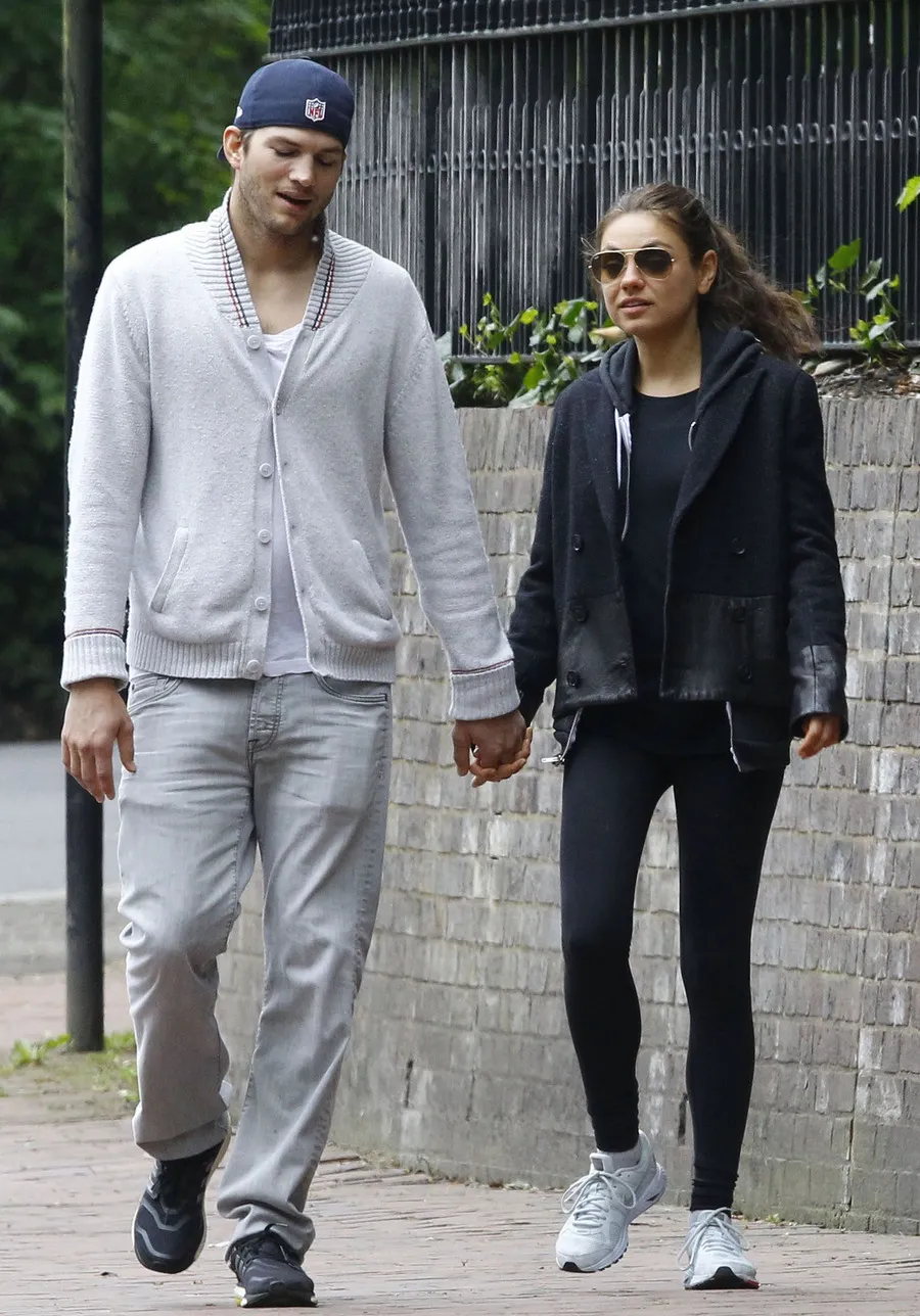 Ashton Kutcher - Mila Kunis: @FameFlynet