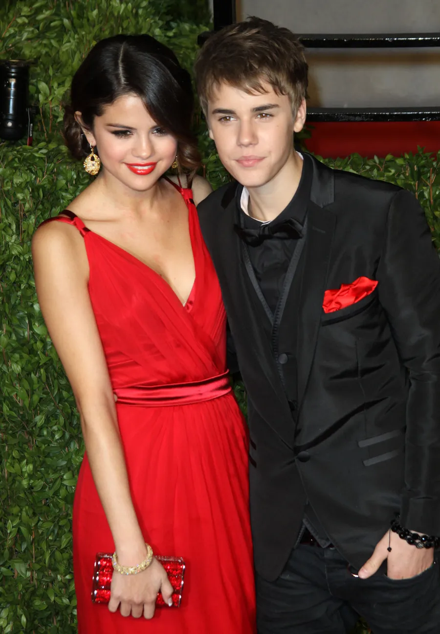 Selena dan Justin @ fameflynet.com