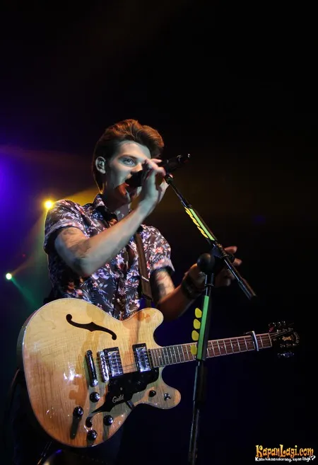 Foto A Rocket to The Moon