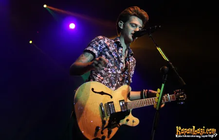 Foto A Rocket to The Moon