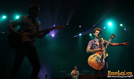 Foto A Rocket to The Moon