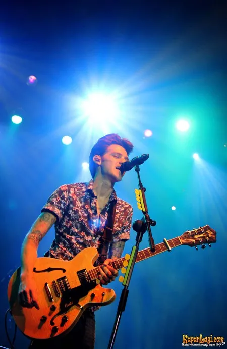 Foto A Rocket to The Moon