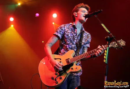 Foto A Rocket to The Moon