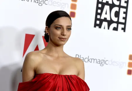 Foto Angela Sarafyan