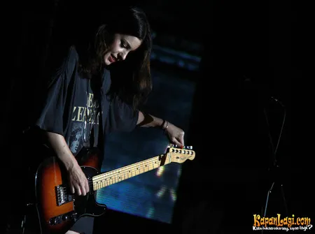 Foto Blood Red Shoes