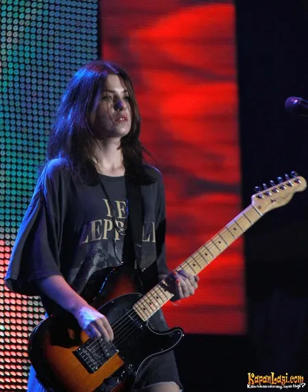 Foto Blood Red Shoes