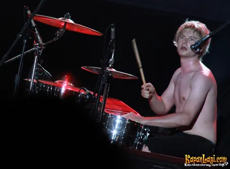 Foto Blood Red Shoes