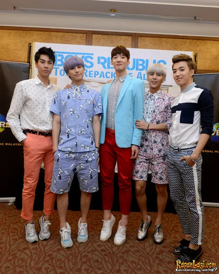 Foto Boys Republic