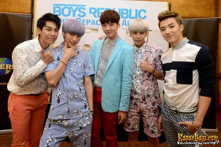 Foto Boys Republic