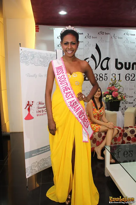 Foto Christy Anggeline