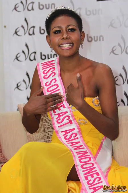 Foto Christy Anggeline