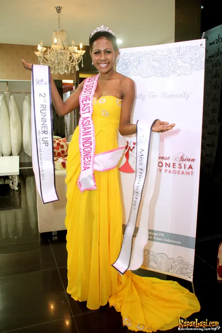 Foto Christy Anggeline