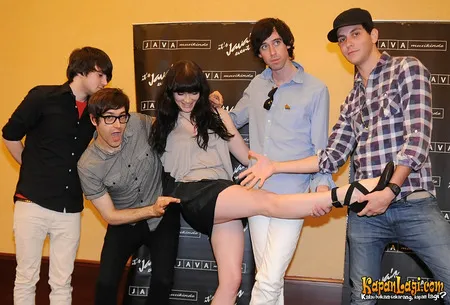 Foto Cobra Starship