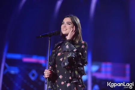 Foto Dua Lipa