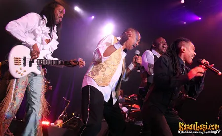 Foto Earth Wind and Fire